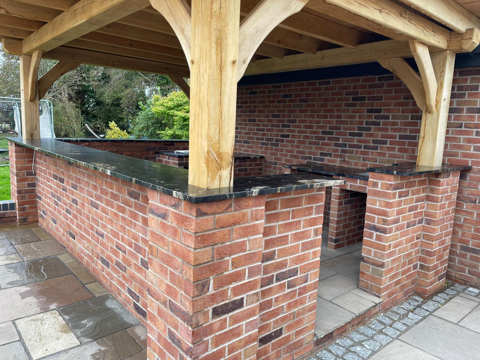 T. Morris — Matrix Gold Granite 30mm Outdoor Bar
