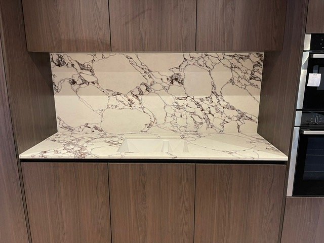 Quartz Rosa Bulgari splashback and worktop detail