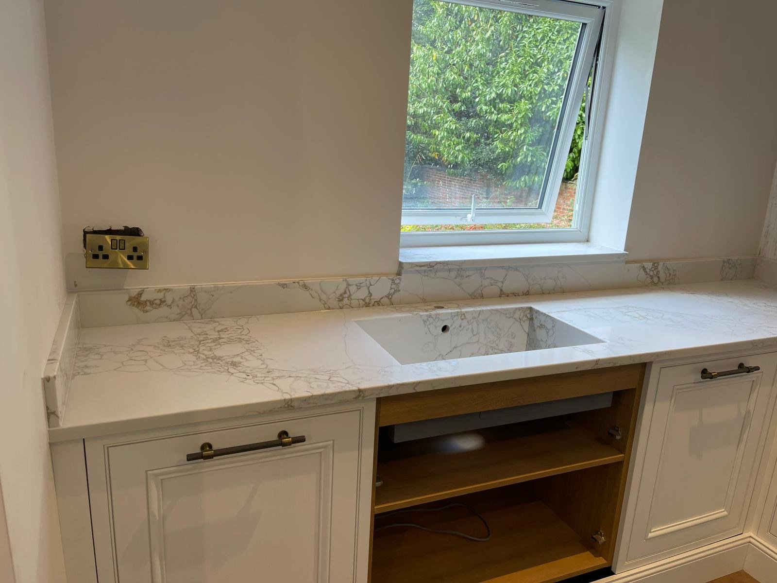Calacatta Gold quartz sink area